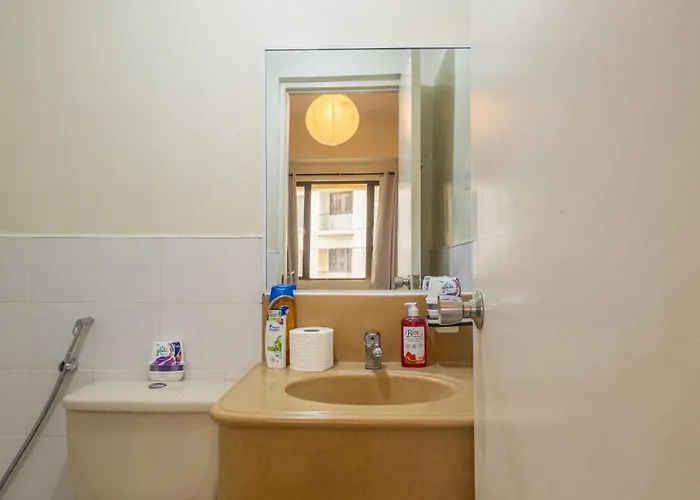 Forbeswood Heights 1br With Garden View * Manila