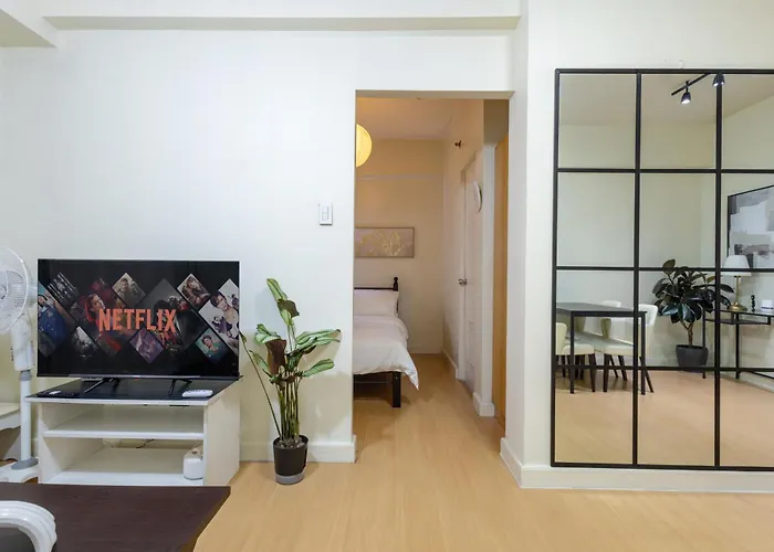 Forbeswood Heights 1br With Garden View * Manila