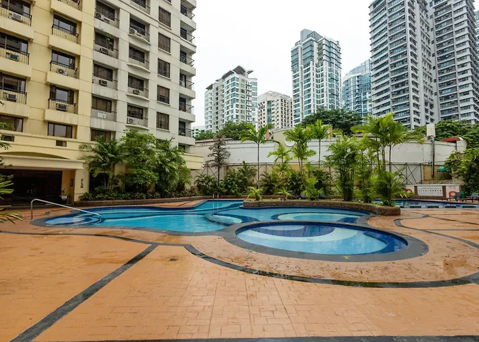 Forbeswood Heights 1br With Garden View * Manila