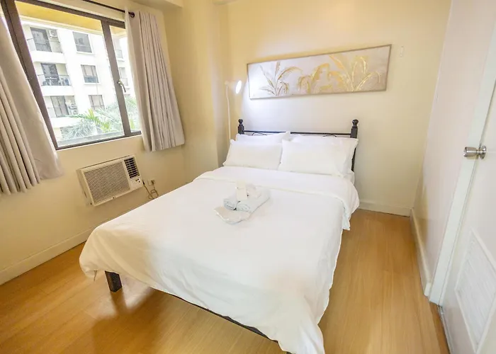 Forbeswood Heights 1br With Garden View * Manila
