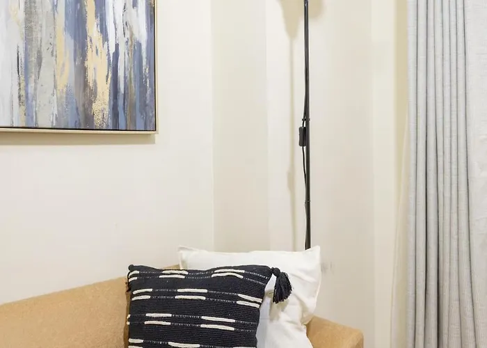 Forbeswood Heights 1br With Garden View Apartment Manila